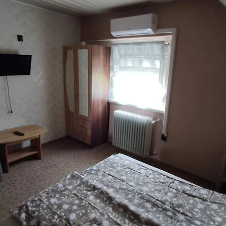 Aniko Vendeghaz Homestay Harkany