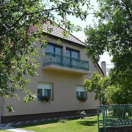 Aniko Vendeghaz منزل للإقامة *